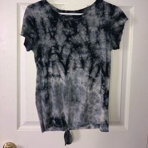 blue/gray tie-dye t-shirt